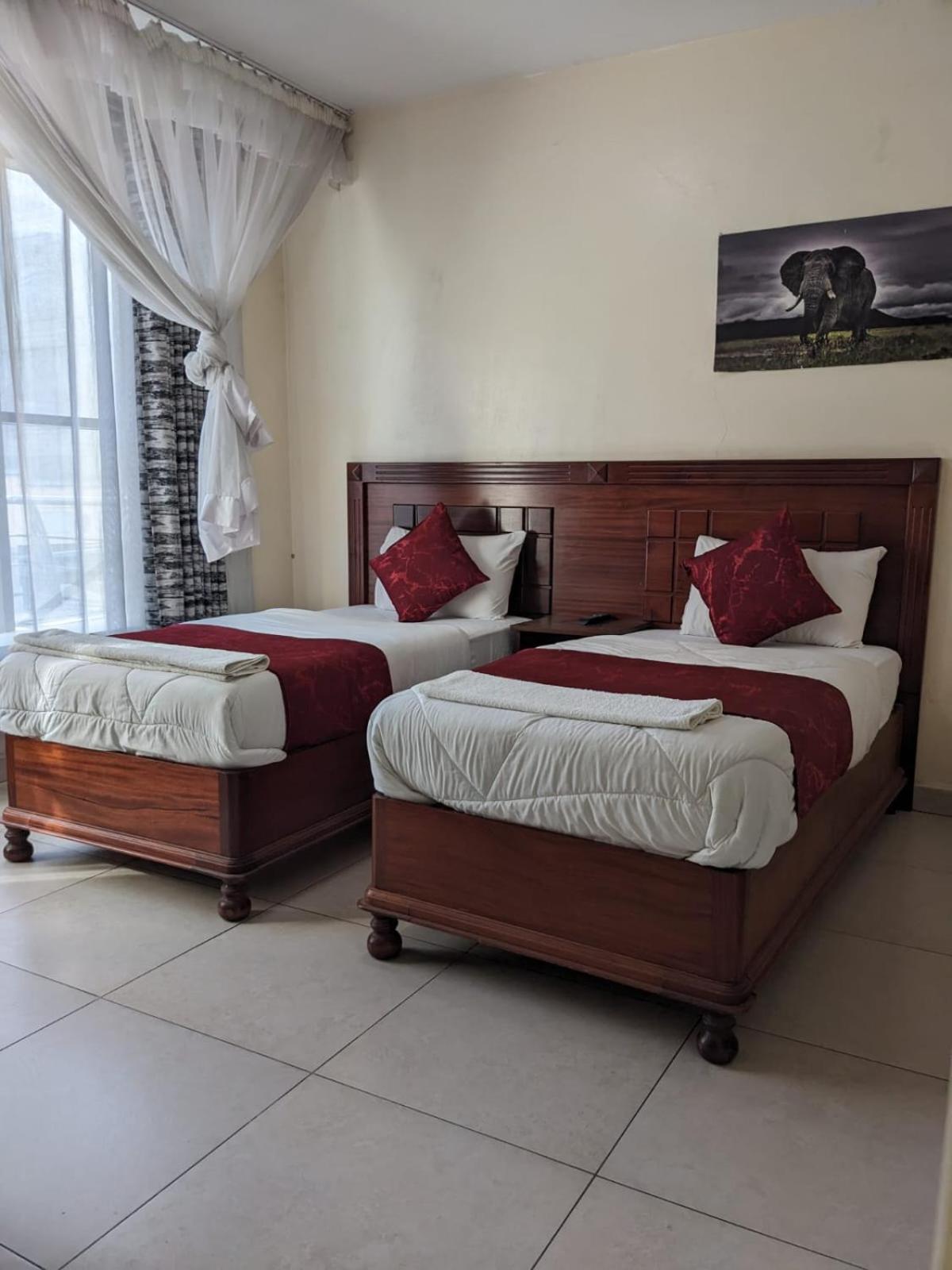 Epitome Times Hotel Nairobi Esterno foto