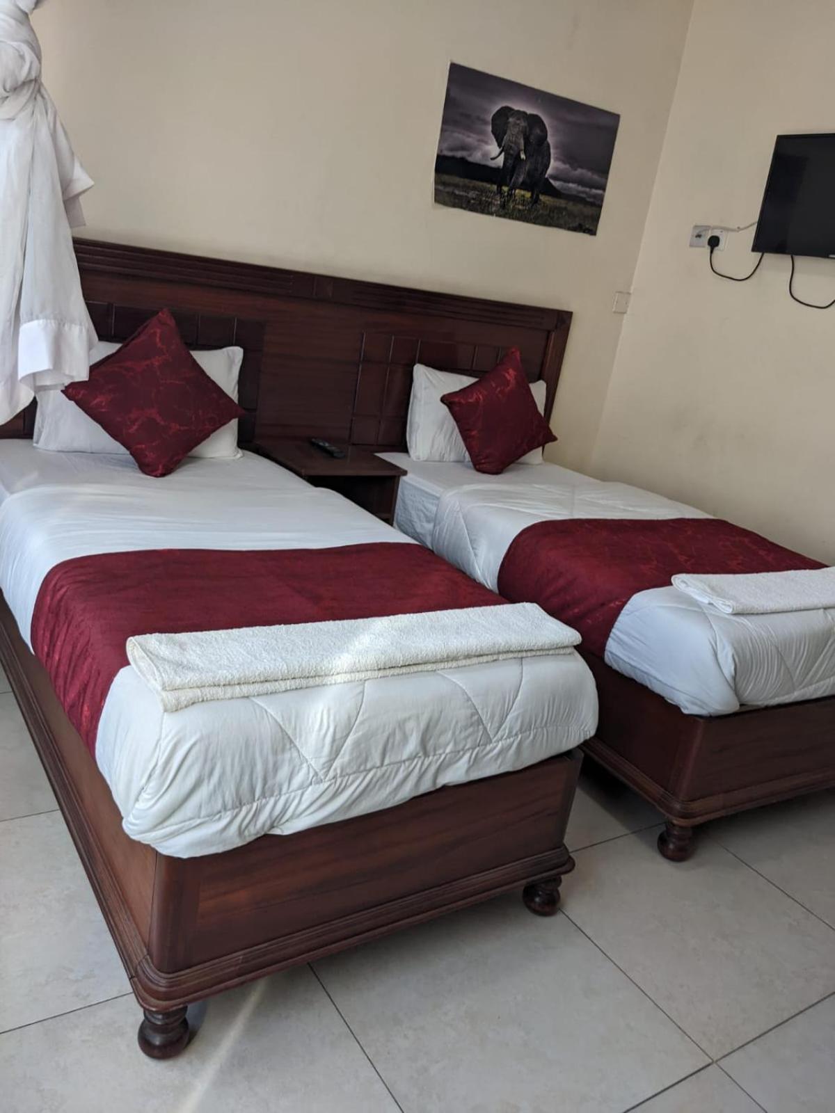 Epitome Times Hotel Nairobi Esterno foto