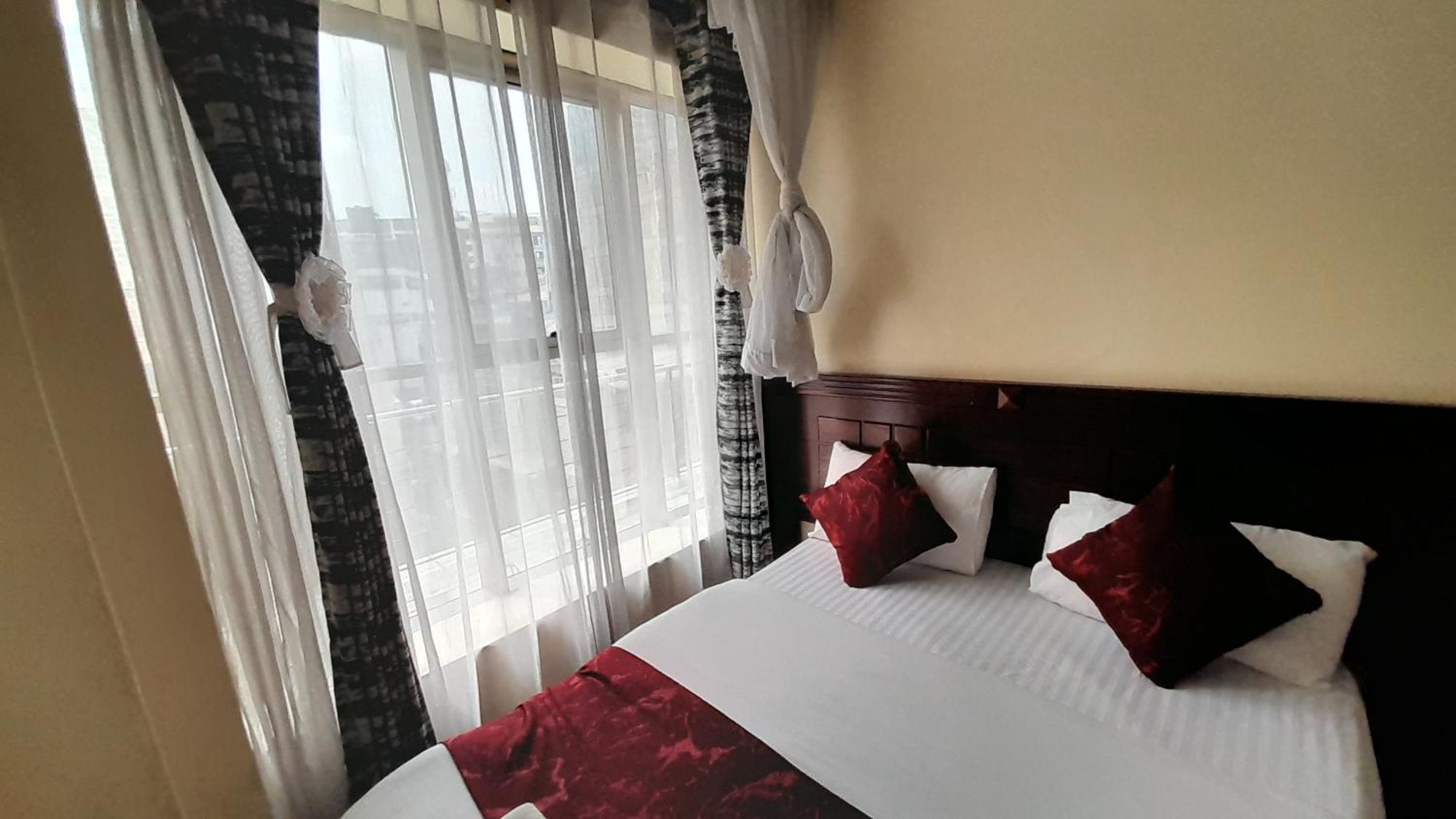 Epitome Times Hotel Nairobi Esterno foto