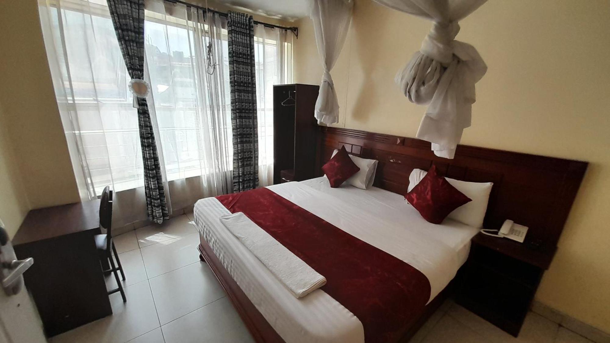 Epitome Times Hotel Nairobi Esterno foto